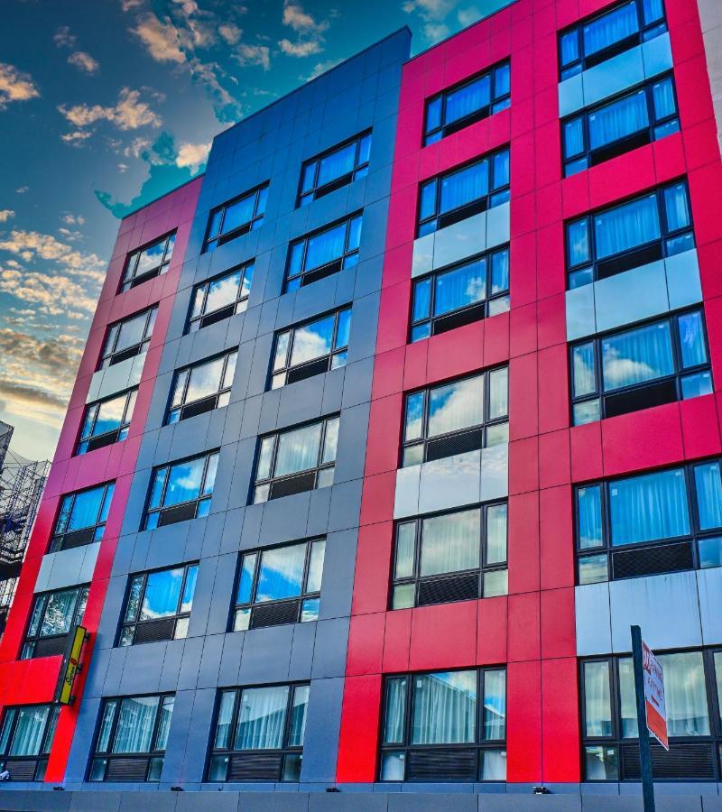 Super 8 By Wyndham Bronx Near Botanical Garden Hotel นิวยอร์ก ภายนอก รูปภาพ