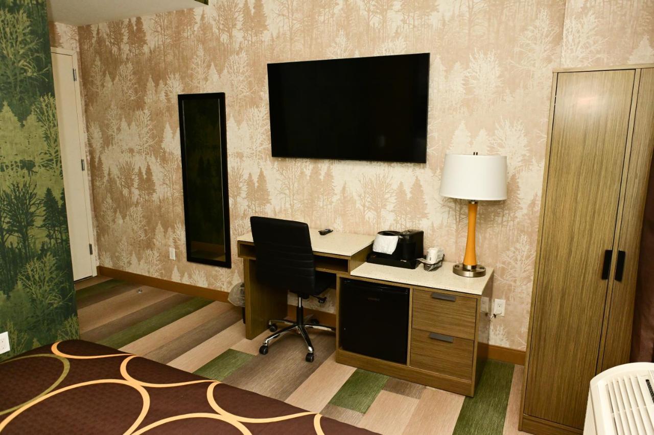 Super 8 By Wyndham Bronx Near Botanical Garden Hotel นิวยอร์ก ภายนอก รูปภาพ