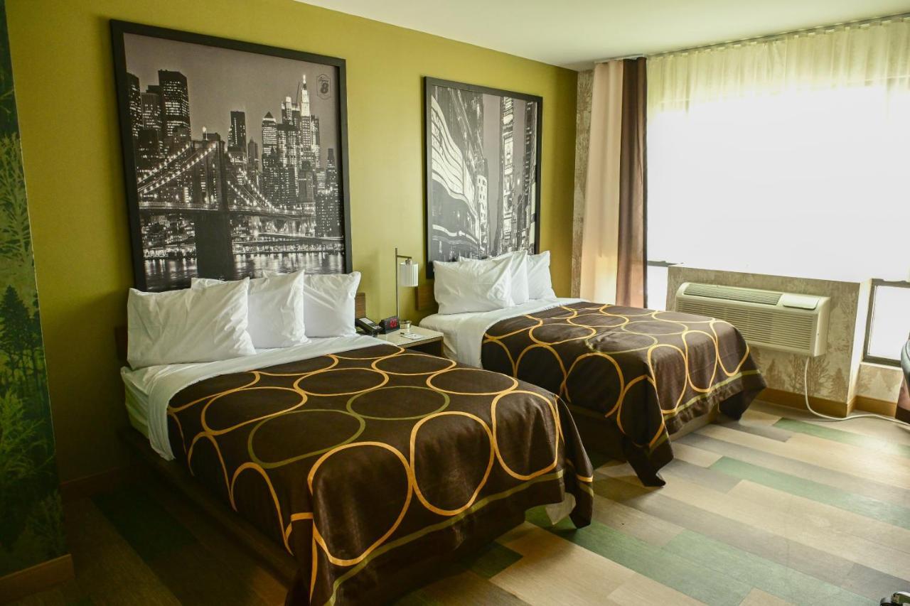 Super 8 By Wyndham Bronx Near Botanical Garden Hotel นิวยอร์ก ภายนอก รูปภาพ