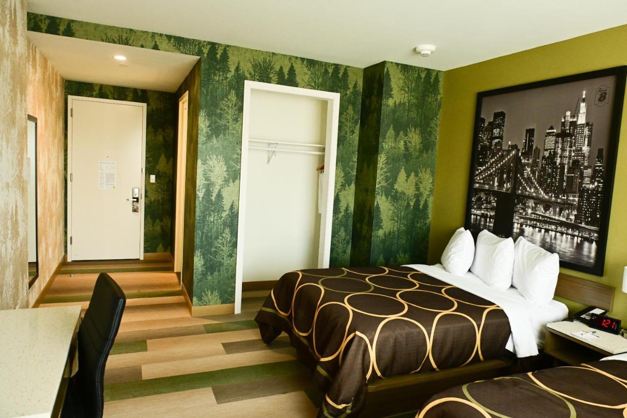Super 8 By Wyndham Bronx Near Botanical Garden Hotel นิวยอร์ก ภายนอก รูปภาพ